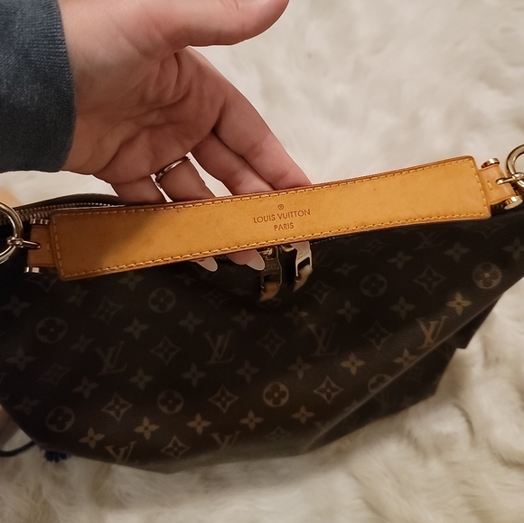 LV Sully MM - Picture 2 of 14